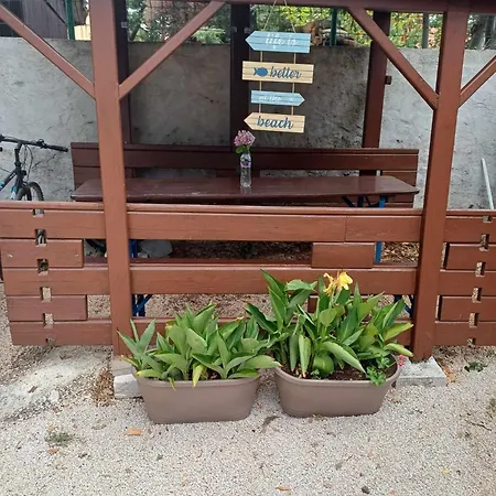 V Homestay Pakostane